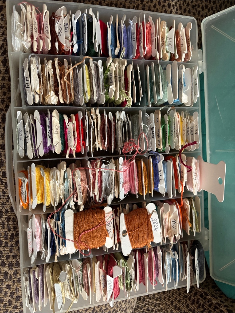 Thread Storage Organizer Box - Picture 3 of 5